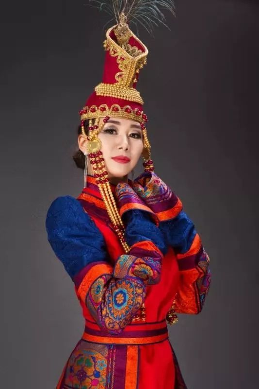 好听!内蒙古美女歌手斯琴塔那最新单曲,mv帅气来袭!_人民号