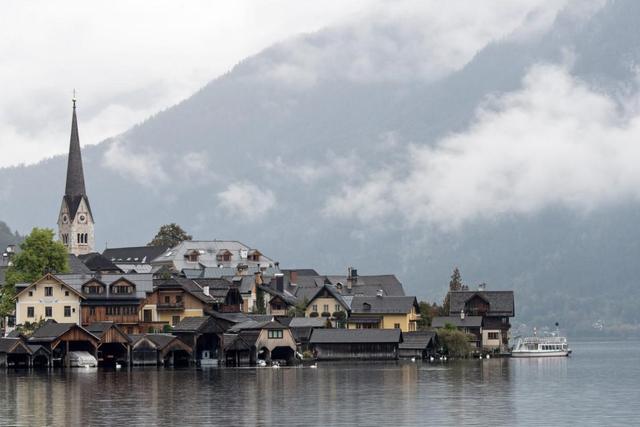 「新京报」又一世界遗产遇火灾，奥地利小镇暂停开放