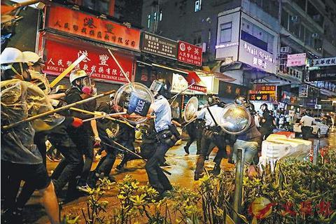 海外网@梁振英吁港人：只谴责还不够！要让暴徒成为过街老鼠