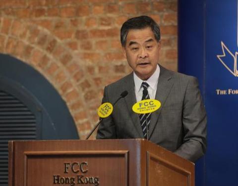 海外网@梁振英吁港人：只谴责还不够！要让暴徒成为过街老鼠