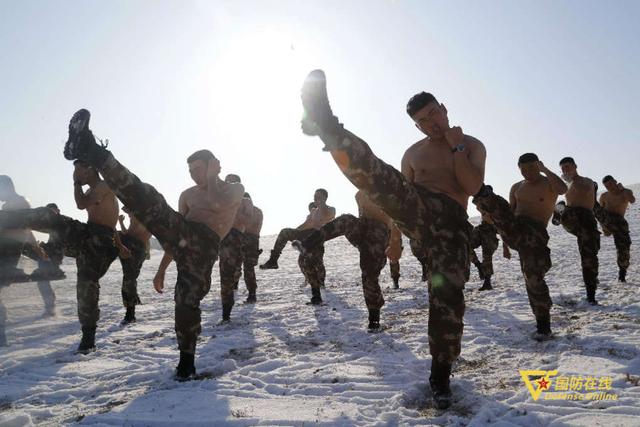 「中国军网」-15℃，负重30公斤，这样的极限训练你敢来吗？