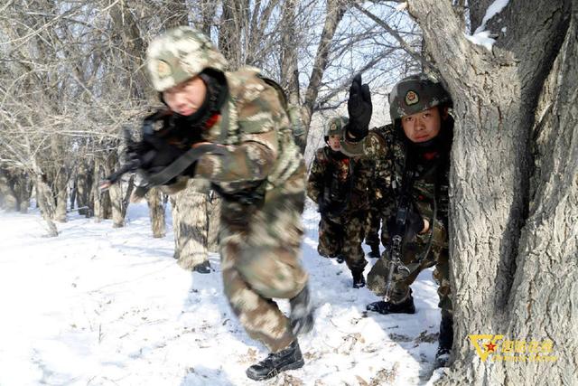 「中国军网」-15℃，负重30公斤，这样的极限训练你敢来吗？