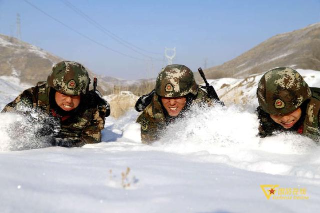 「中国军网」-15℃，负重30公斤，这样的极限训练你敢来吗？