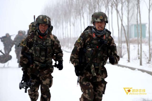 「中国军网」-15℃，负重30公斤，这样的极限训练你敢来吗？