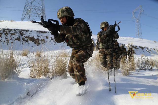 「中国军网」-15℃，负重30公斤，这样的极限训练你敢来吗？