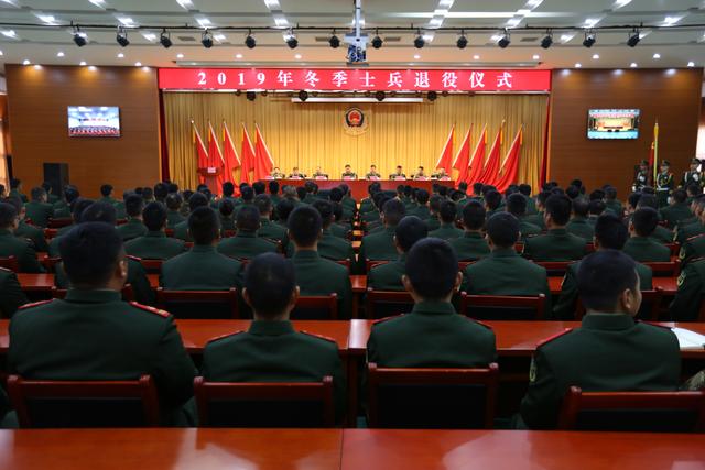 「人民武警」祝老兵前程似锦愿战友未来可期——武警某部交通第一支队2019年冬季士兵退役剪影