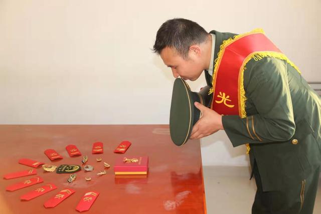 「人民武警」祝老兵前程似锦愿战友未来可期——武警某部交通第一支队2019年冬季士兵退役剪影