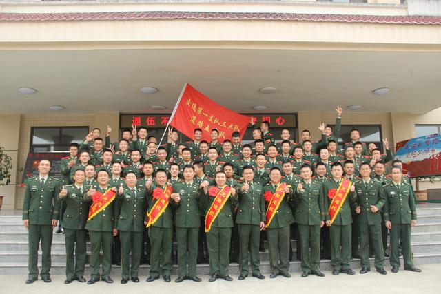 「人民武警」祝老兵前程似锦愿战友未来可期——武警某部交通第一支队2019年冬季士兵退役剪影