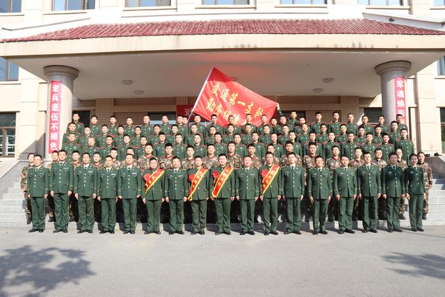 「人民武警」祝老兵前程似锦愿战友未来可期——武警某部交通第一支队2019年冬季士兵退役剪影