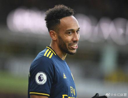 [光明网]奥巴梅扬梅开二度 阿森纳2-2战平诺维奇