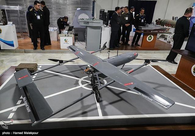 环球网@伊朗海军是装备展示活动 未来隐形战舰亮相