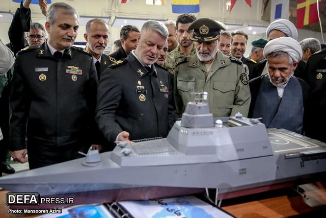 环球网@伊朗海军是装备展示活动 未来隐形战舰亮相