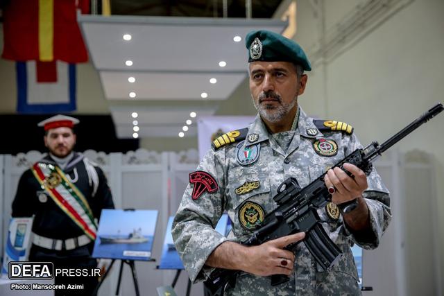 环球网@伊朗海军是装备展示活动 未来隐形战舰亮相