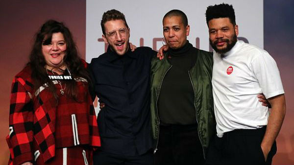 参考消息网■法媒：四位艺术家“组团”分享特纳奖 展现团结姿态