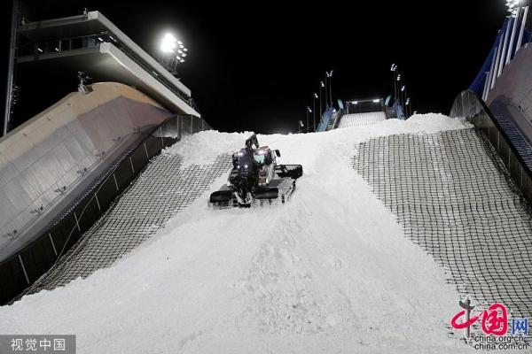 「中国网」首钢冬奥滑雪大跳台开始造雪 将迎来首项赛事检验「组图」