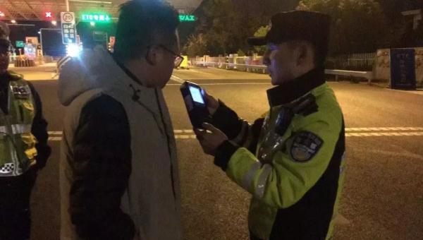 光明网■新车两年竟违法340起，记942分