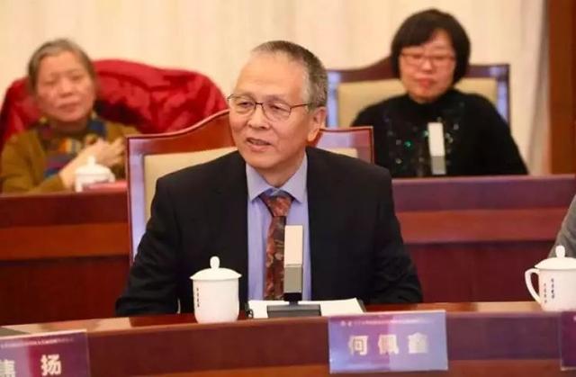 [人民网]这对夫妇乘地铁回母校，捐了1个亿