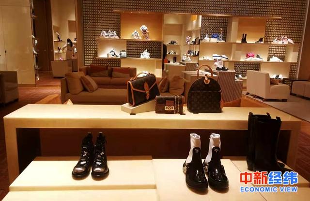 中国网@奢侈品品牌屡现质检不合格 专家：价格与价值不对等将损害形象