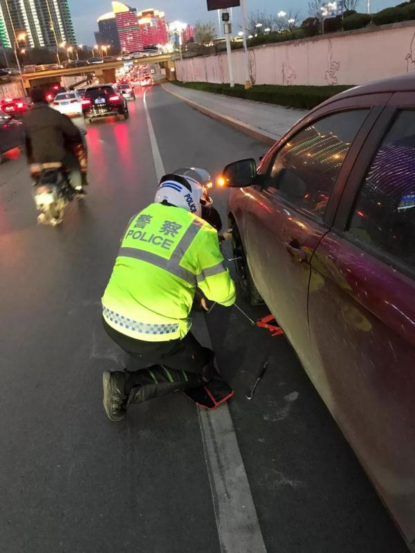 光明网：你忙碌的样子，太温暖