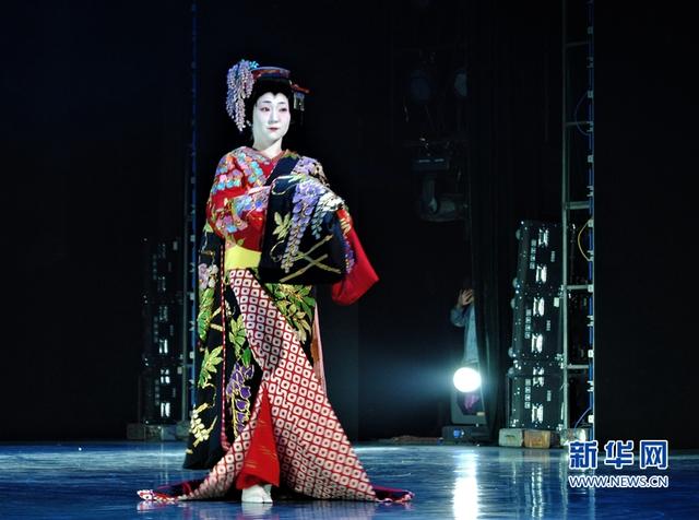 新华网■海丝国际舞蹈交流周开幕 20多支舞蹈团队以舞会友