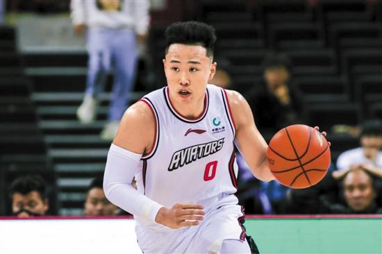 贺希宁在比赛中 图/视觉中国