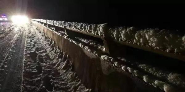 「光明网」水昭高速交警通宵达旦鏖战2019年入冬第一场雪 一线围观