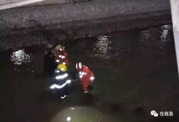 [光明网]惊，女子和朋友吵架竟直接跳河……