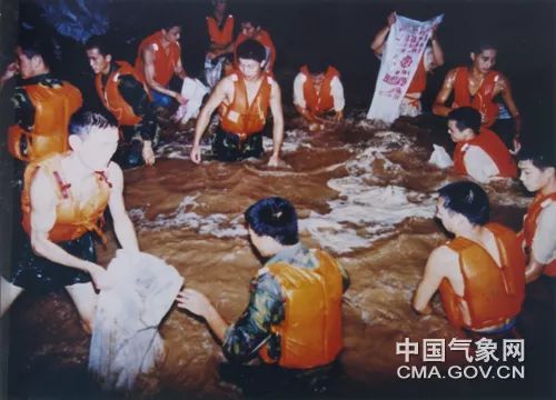 「中国气象局」管理灾害风险 适应气候之变 | 致敬70年气象成就系列报道?