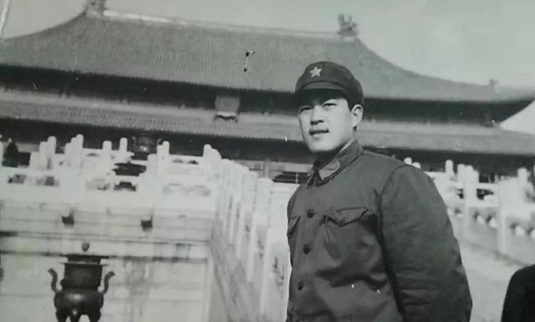 「人民武警」熄灯号丨戴上上士警衔，有了父亲当年的模样