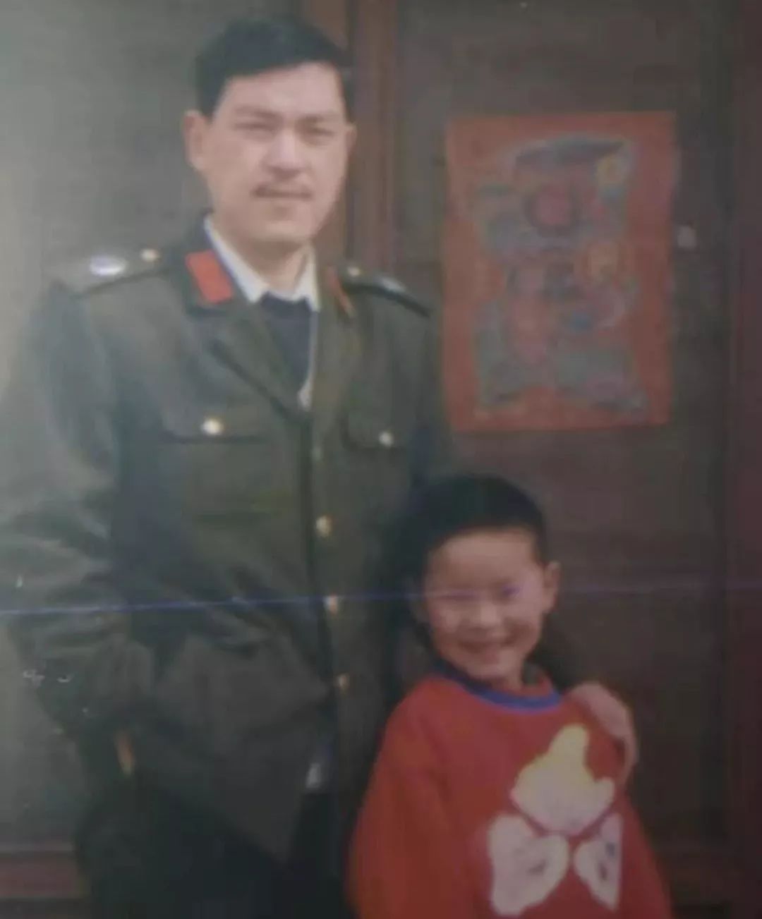 「人民武警」熄灯号丨戴上上士警衔，有了父亲当年的模样