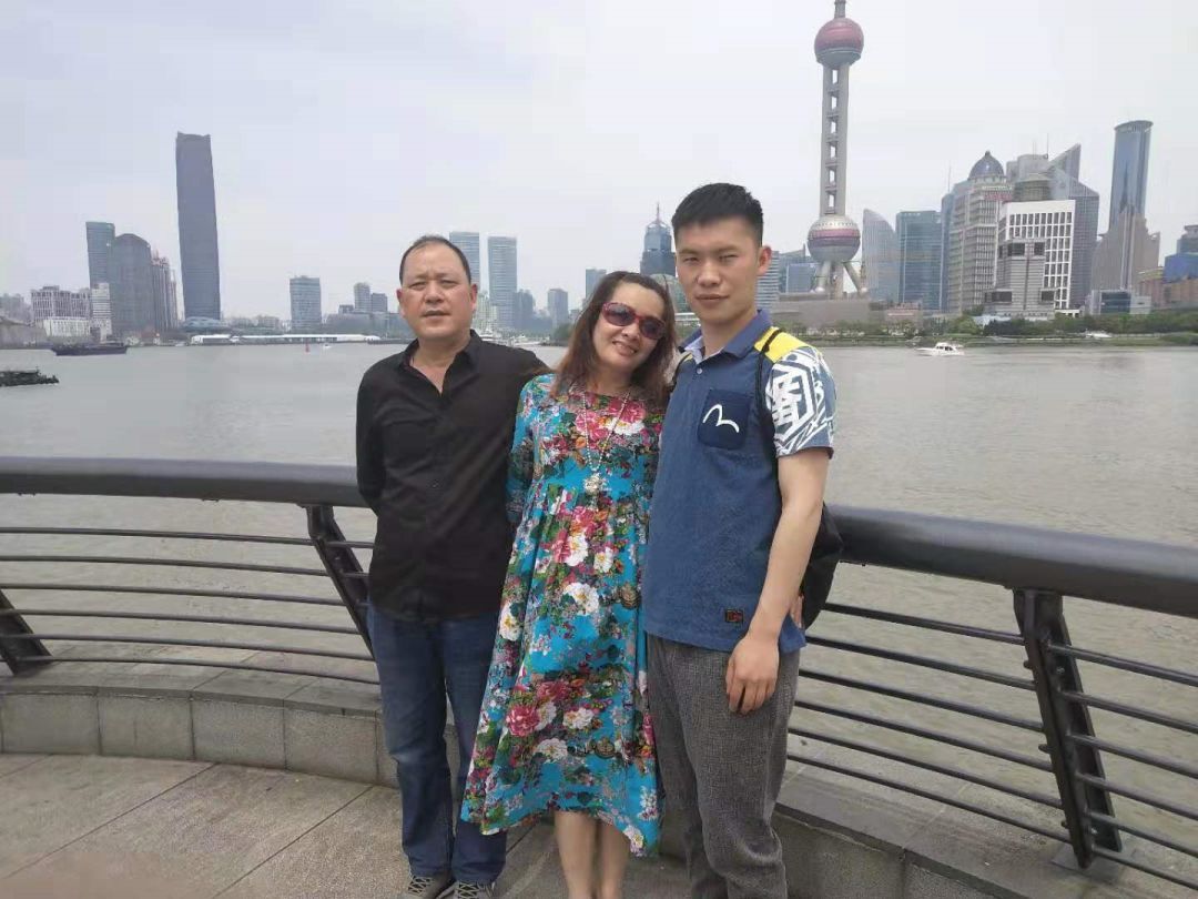 「人民武警」熄灯号丨戴上上士警衔，有了父亲当年的模样