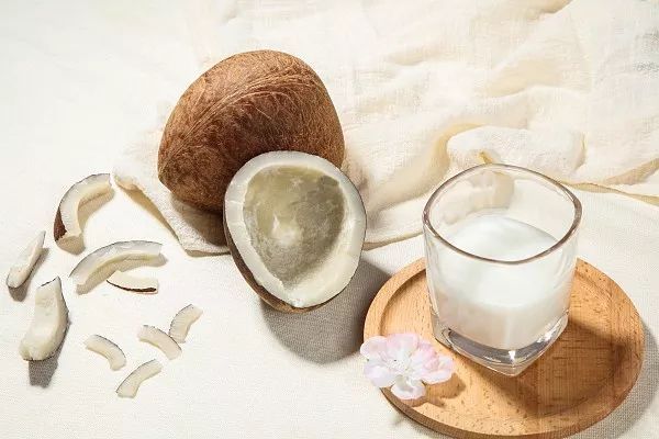 [央视财经]椰果不是用椰肉做的？这6种食物，其实名不副实！