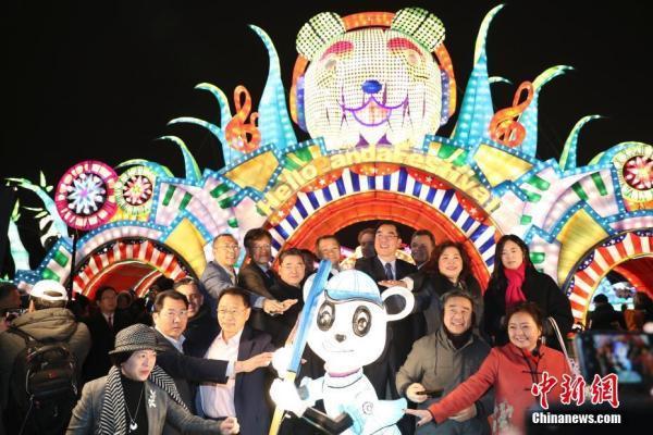 [光明网]“天下华灯”嘉年华灯会在纽约举办