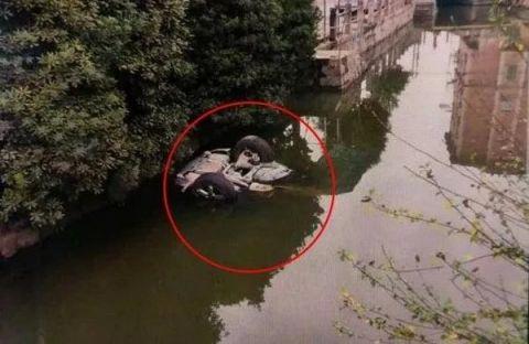 光明网：20岁女孩开奥迪冲进河，妈妈爬出哭喊救人！老兵和老板挺身而出