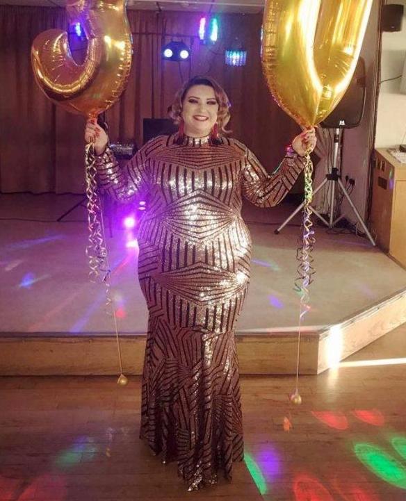 超胖女模特称她比那些瘦人更健康勇敢展露自己的身材鼓励他人