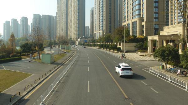 【光明网】自动驾驶出租车开放试乘