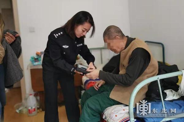 #东北网#困难群众足不出户办证件冰城民警服务进家门获称赞