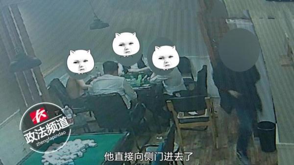 光明网■心真大！四人围桌打麻将打得“入神”，小偷大摇大摆撬锁作案