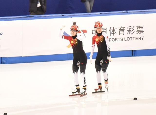 「中青在线」短道速滑世界杯上海站，中国队连夺两金收官
