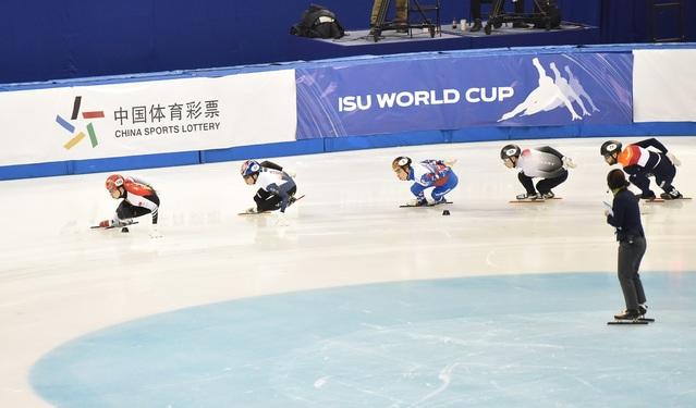 「中青在线」短道速滑世界杯上海站，中国队连夺两金收官
