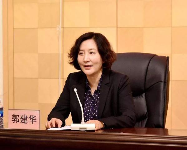 这位女部长被双开