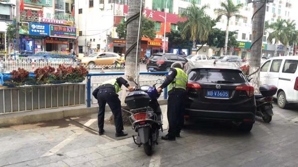 「光明网」东方交警依托“路长制”勤务模式查处违法行为8294起