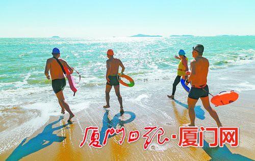 [光明网]大雪节气冬泳 他们直喊过瘾