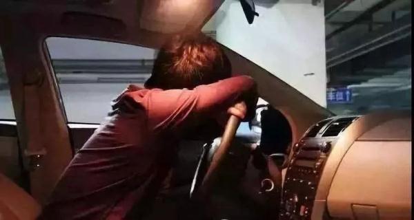 [光明网]悲！男子车内睡觉，第二天被发现身亡……千万别再这样做了