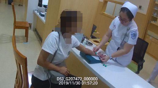 光明网■吉大女子家里大吵一架，寒风中穿短袖跑去拱北被抓！可怜女儿等她……
