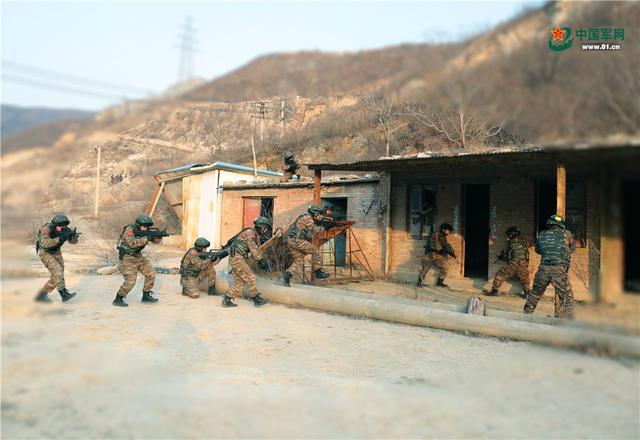 「中国军网」天寒地冻 锤炼精兵｜直击魔鬼周极限训练
