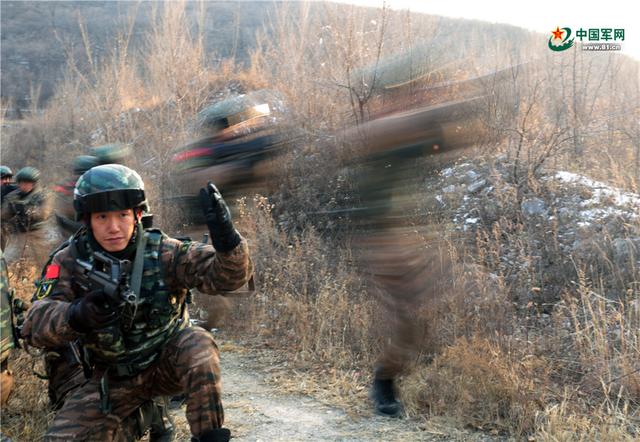 「中国军网」天寒地冻 锤炼精兵｜直击魔鬼周极限训练