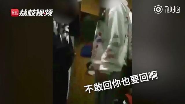 中国经济网@又见未成年人暴力！因勒索钱财未果 两未成年少女结伴殴打13岁女孩