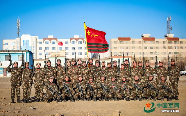 「中国军网」大漠戈壁寒风瑟瑟 训练场上新兵虎气十足