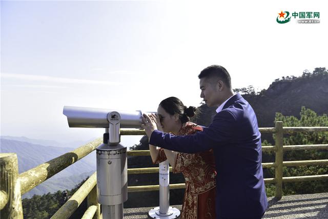 【中国军网】前方高能！火箭军兵哥撒糖甜到齁